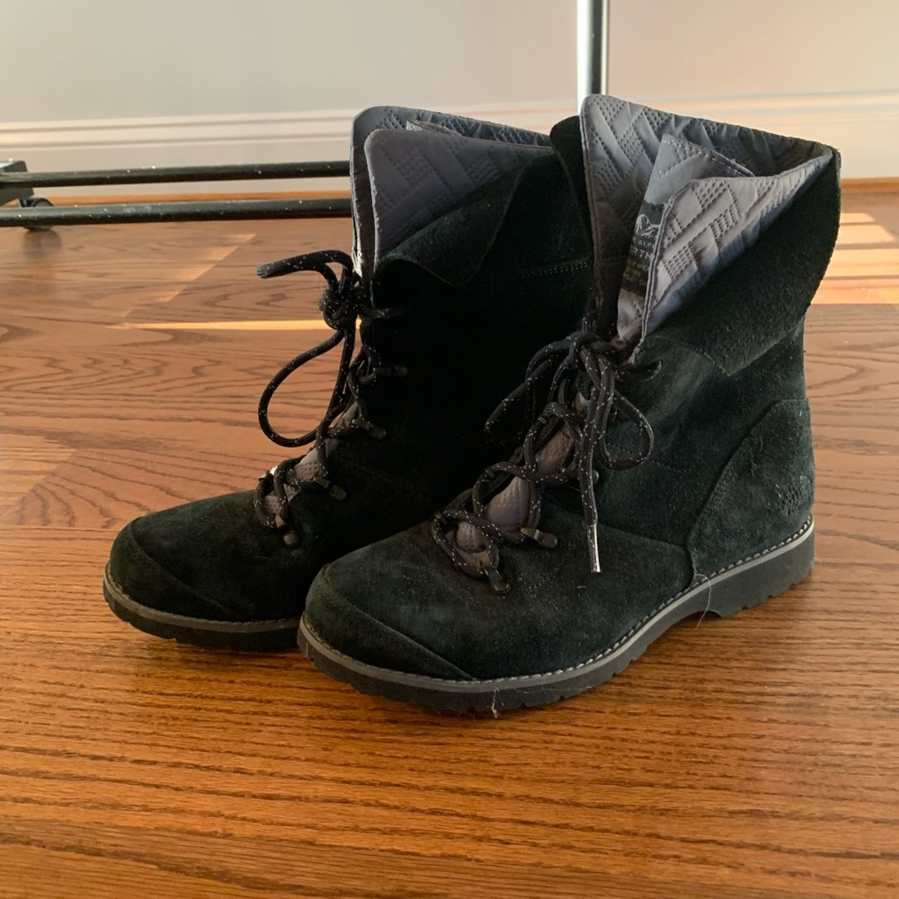 The North Face black hiker-outdoor boots.